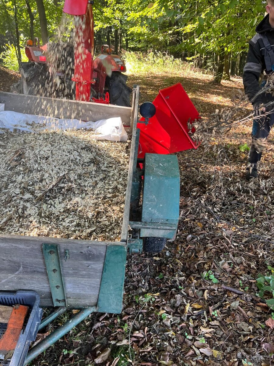 Štěpkovač oranžový za malotraktor