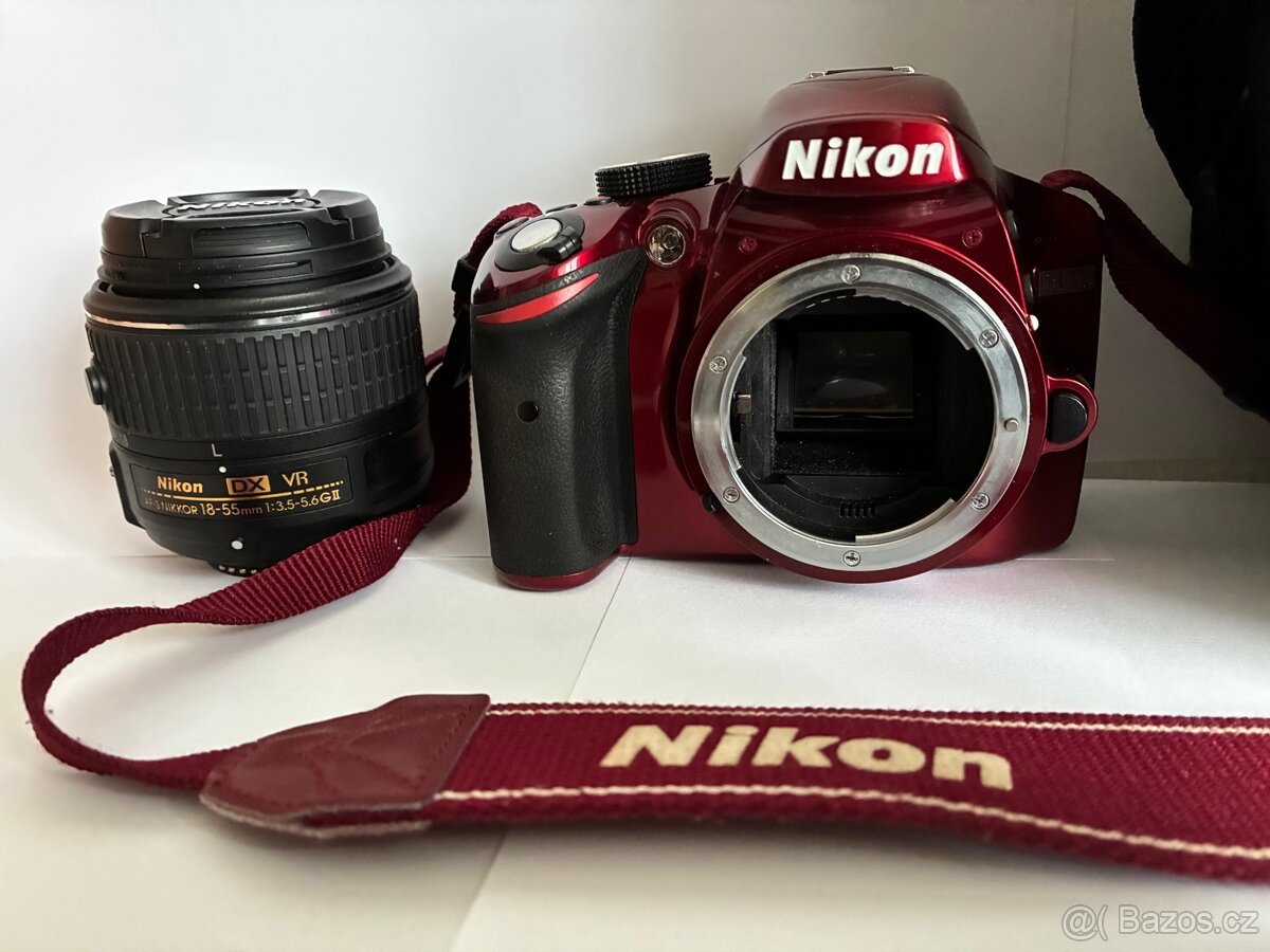 Nikon D3200 (Červený) Set s VR Objektivem a Brašnou Lowepro