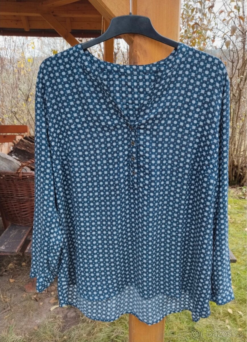 Příjemná tunika modrá vel. XXL/52-54.