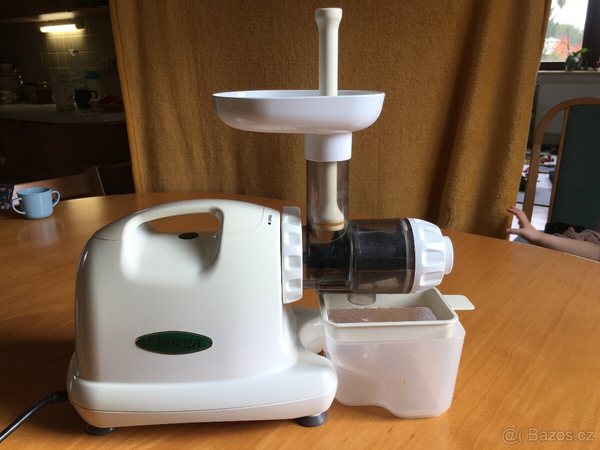 Odšťavňovač OMEGA – J8224