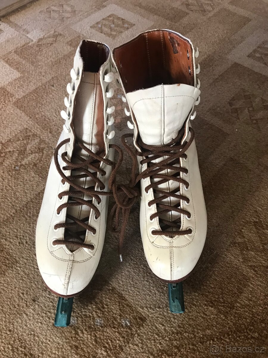 Dámské lední brusle Botas -  velikost 24