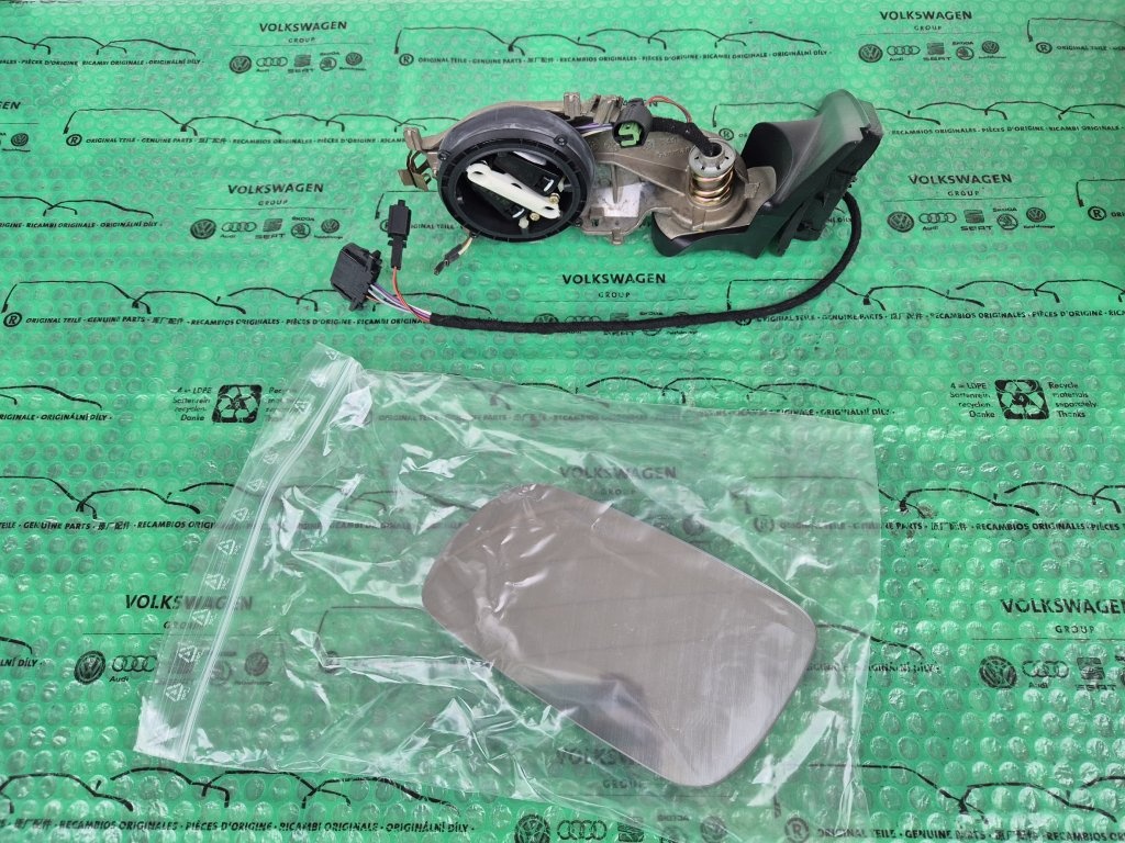 Škoda Superb I pouzdro levého vnějšího zpětného zrcátka