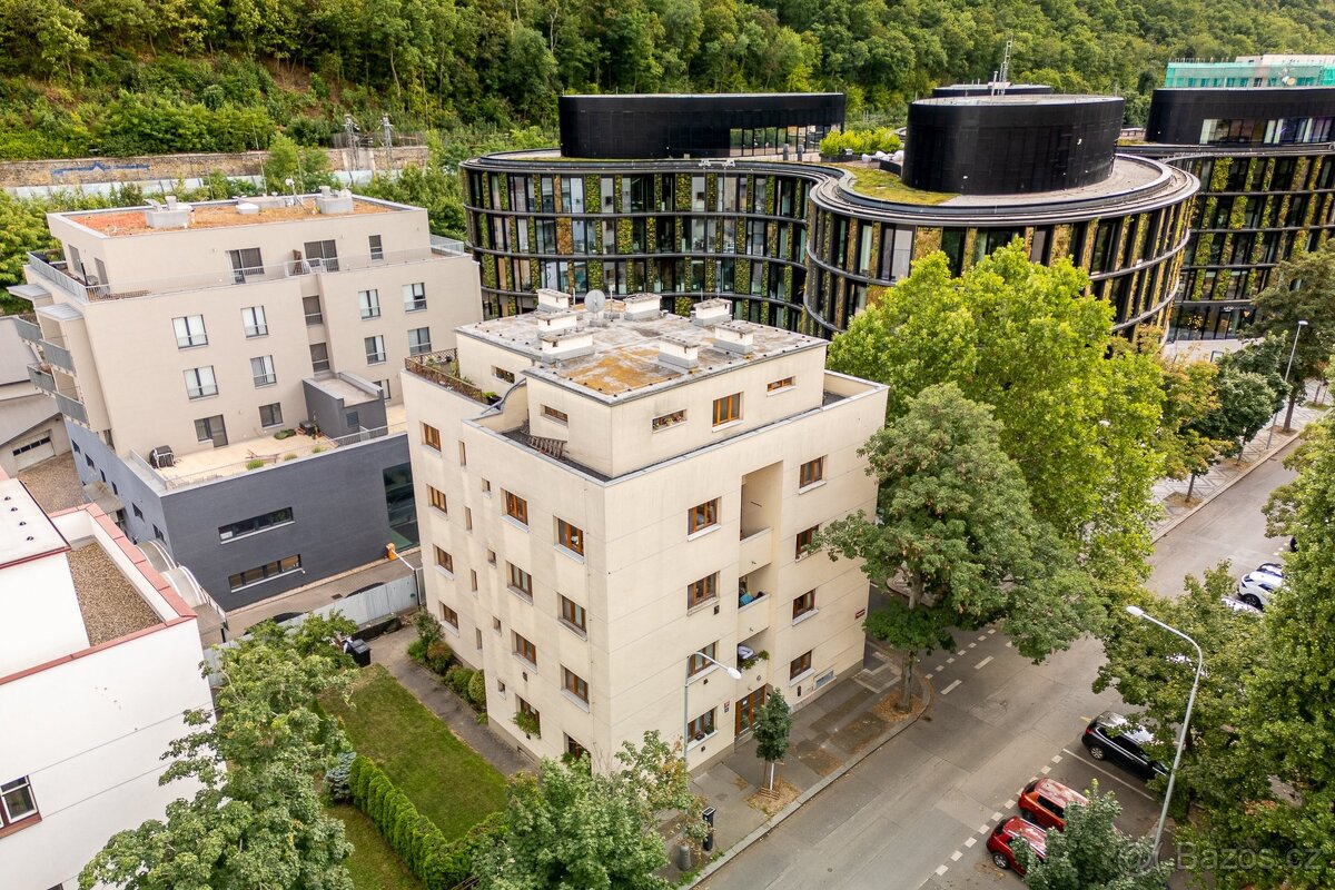 Pronájem bytu 2+1 43 m², Praha - Karlín, ev.č. 00070