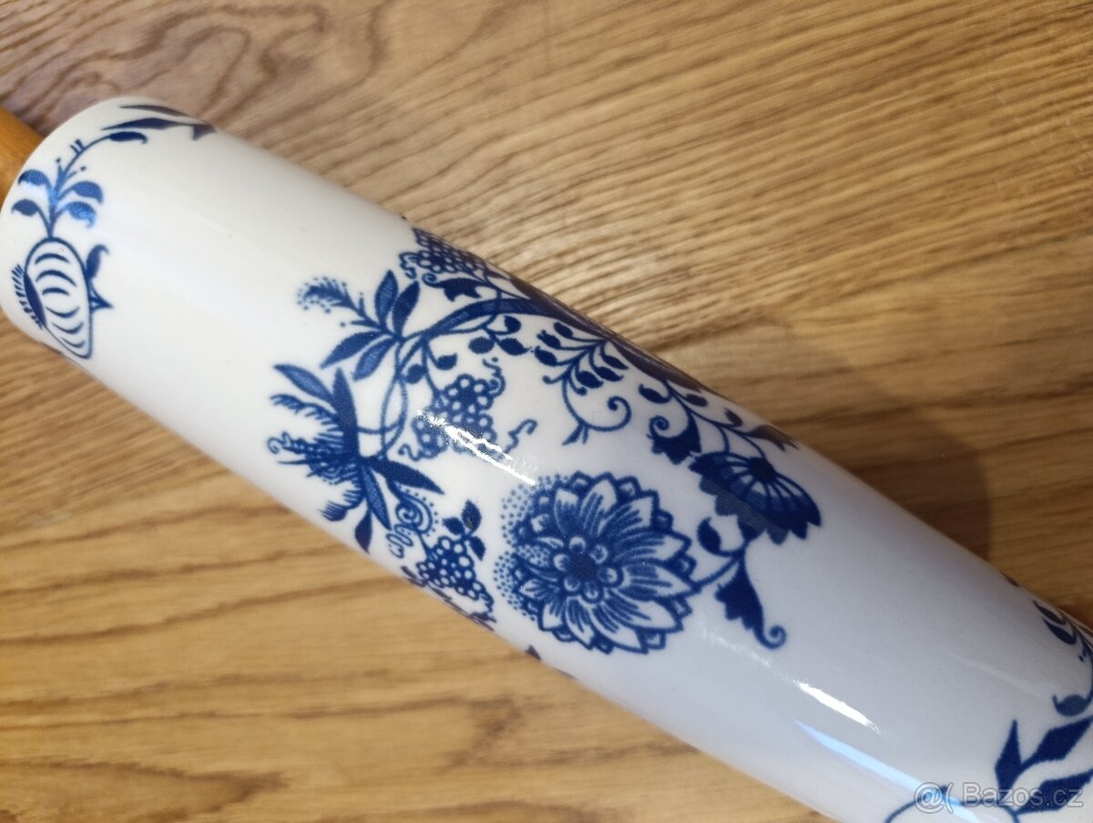 Cibulák - váleček na těsto