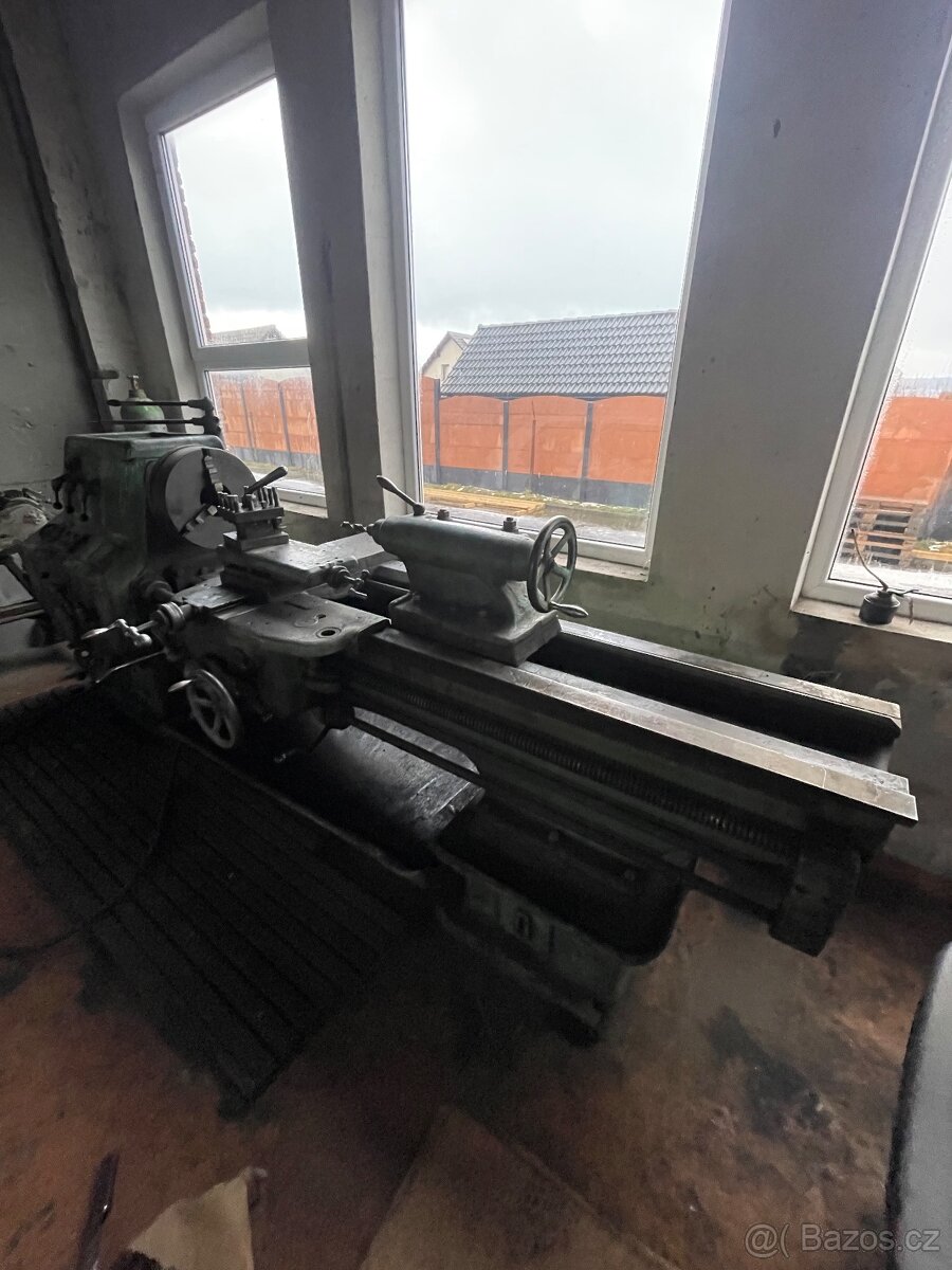 Soustruh hrotový sui 50/1000