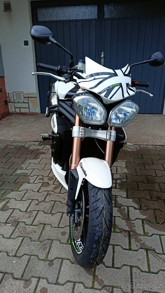 Triumph speed triple 1050