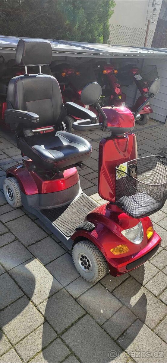 Elektrický invalidní vozík pro seniory skutr moped