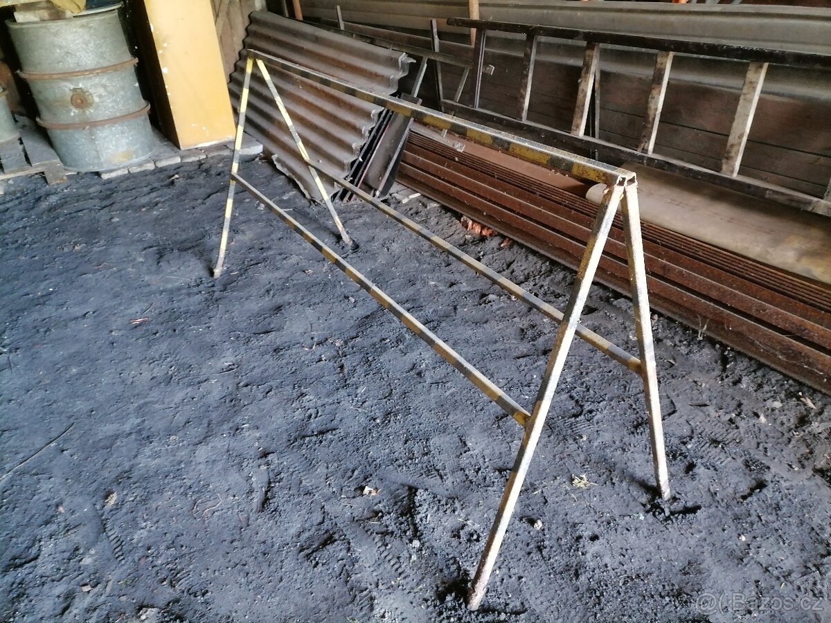 zábradlí ocelové stavební