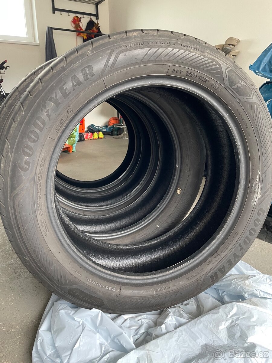 Goodyear Efficientgrip2 SUV 235/55 R19 105 V zesílená