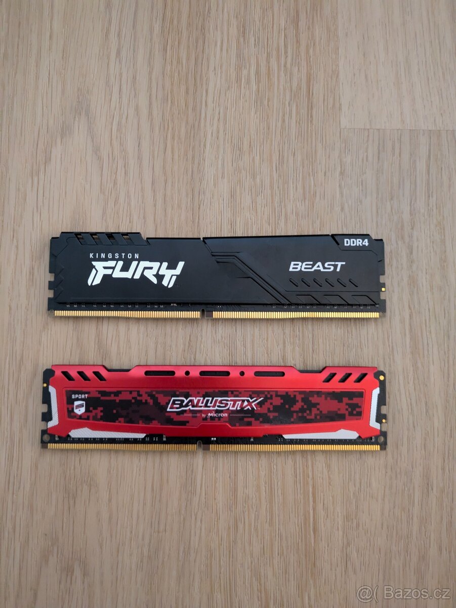 2x DDR4 8GB RAM paměti