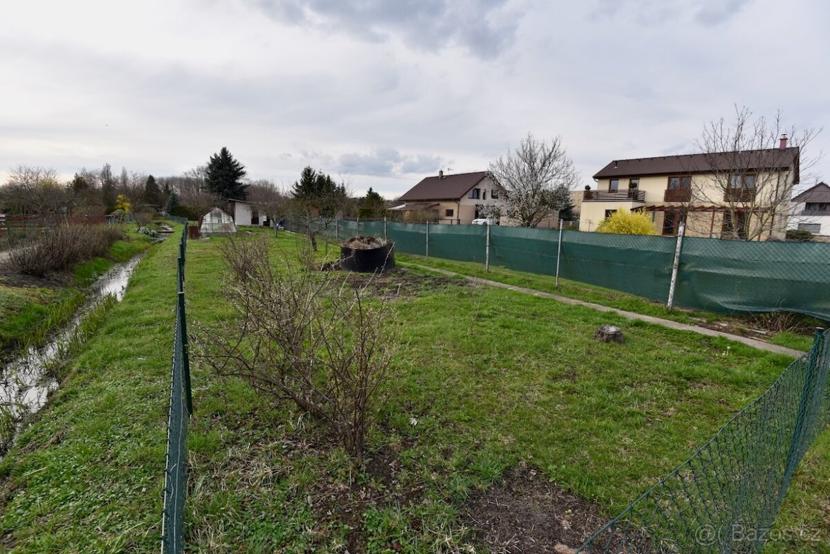 Pronájem zahrady 430 m2 Pardubice, Dukla