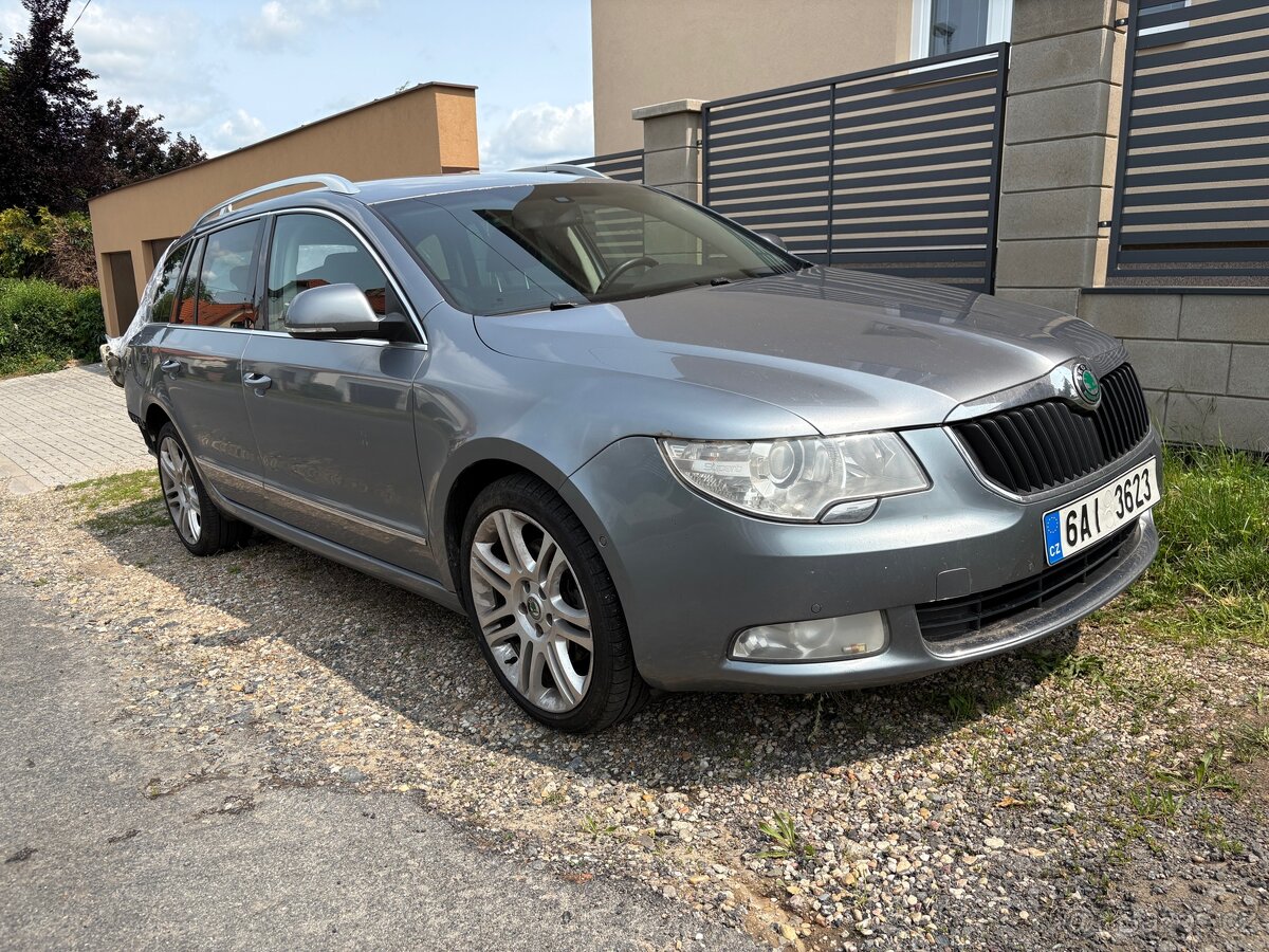 Škoda Superb 2 bourané