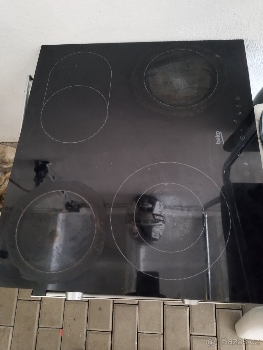 prodám 4 roky starou vystaěnou trobu + keramickou desku