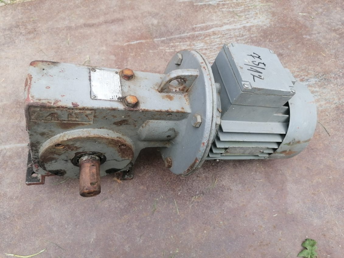El. Motor s převodovkou