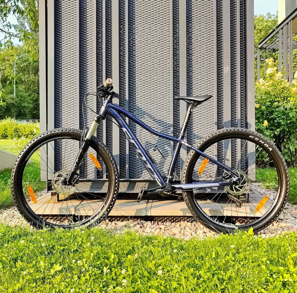 Scott Contessa Active 40 (2022), kola 27,5"