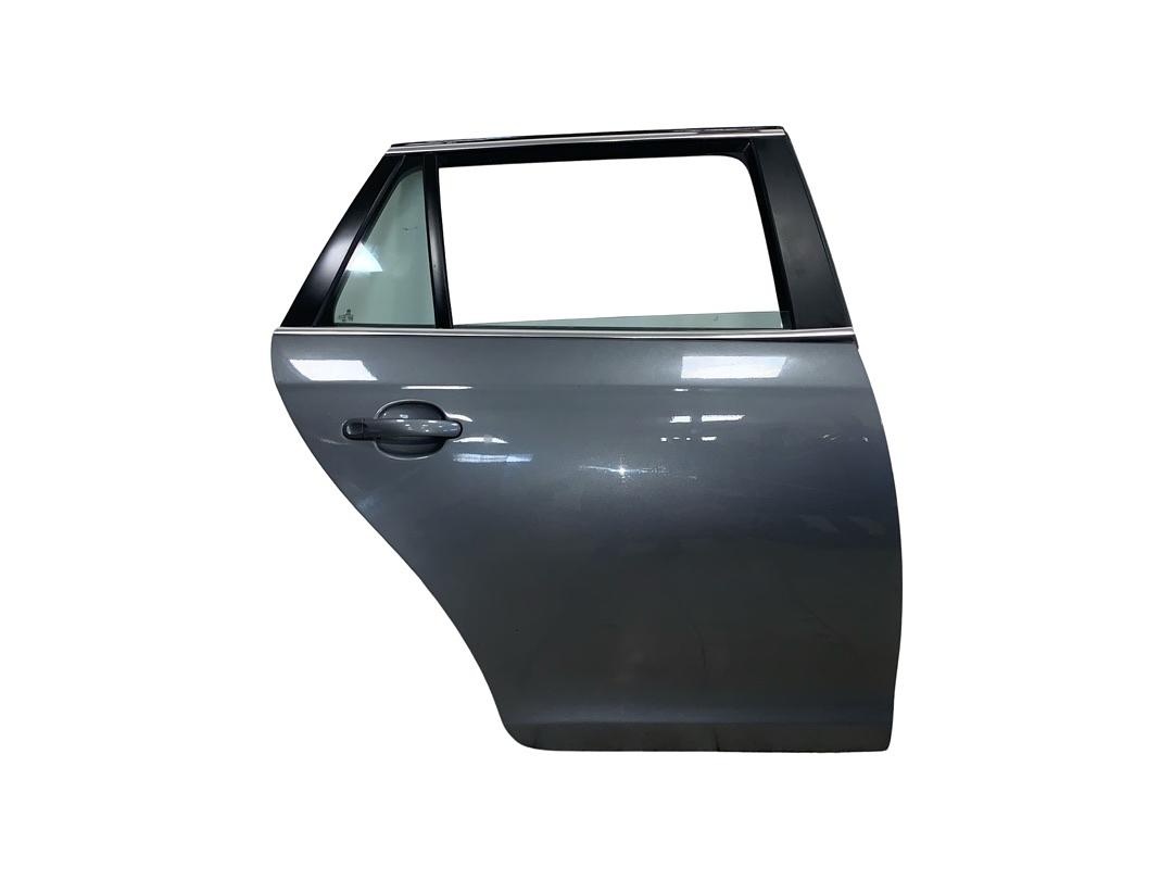 Pravé zadní dveře šedá LD7X VW Golf 5 kombi r.v. 2008