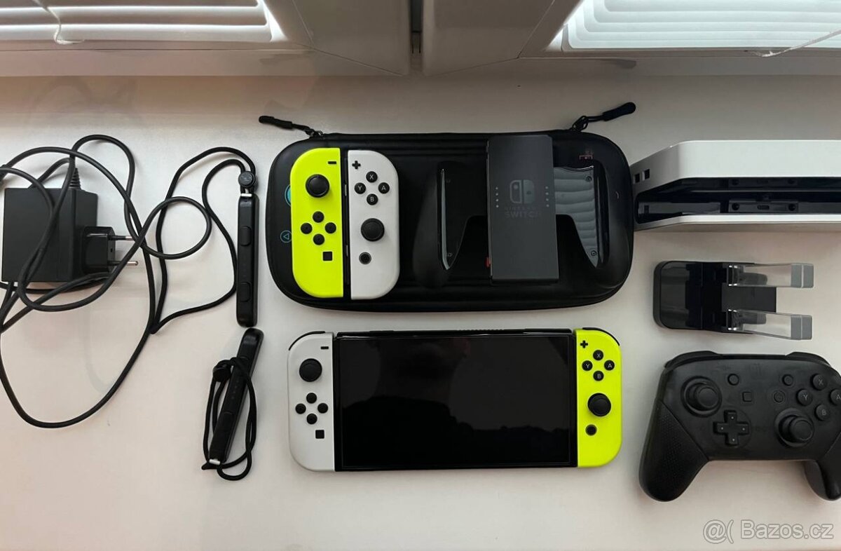 Nintendo Switch OLED + Pro Controller, Dock, pouzdro
