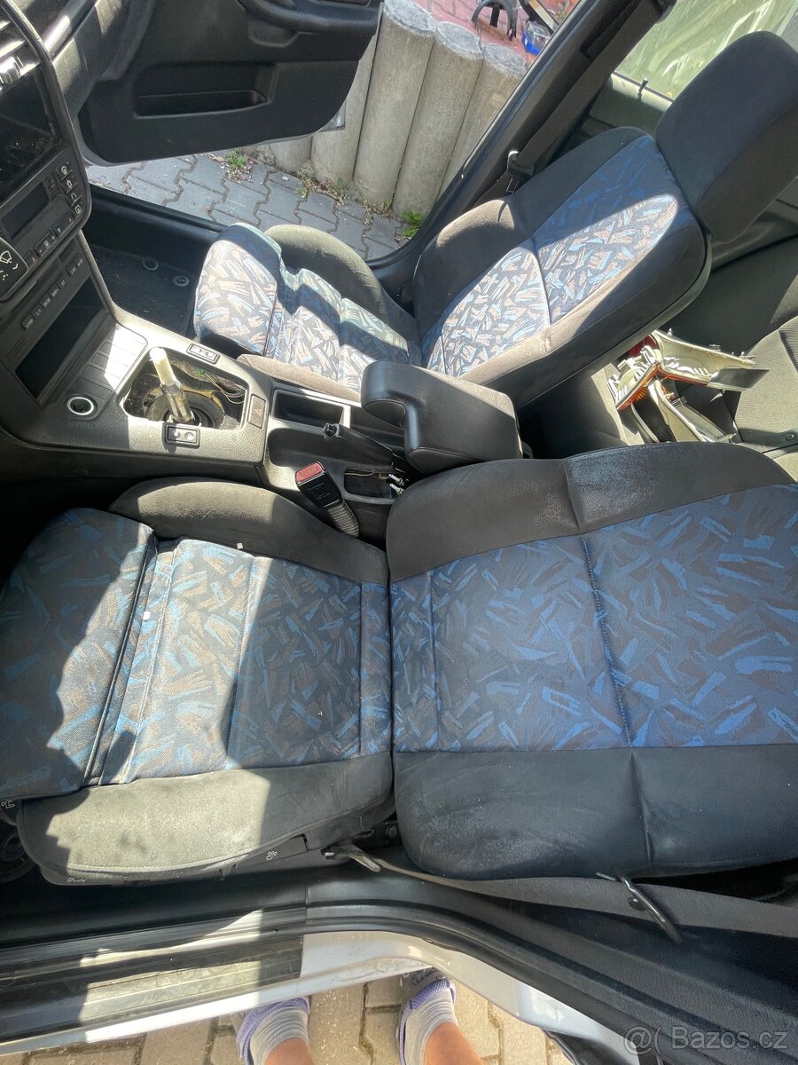 BMW e36 323i sedan veškeré díly