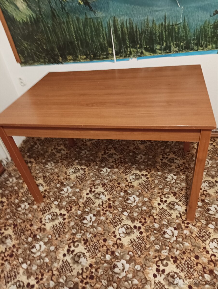 Kuchyňský stůl