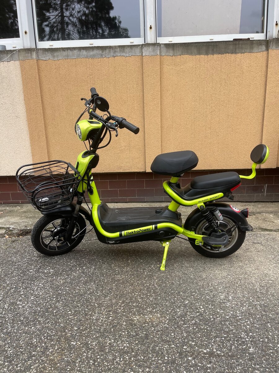 Elektroskůtr