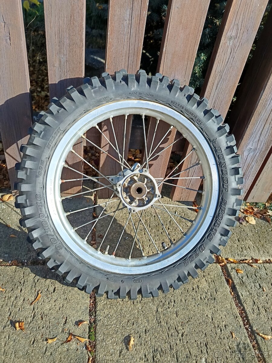 Vyměním zadní kolo 16' z KX80 za kolo z RM80, YZ80