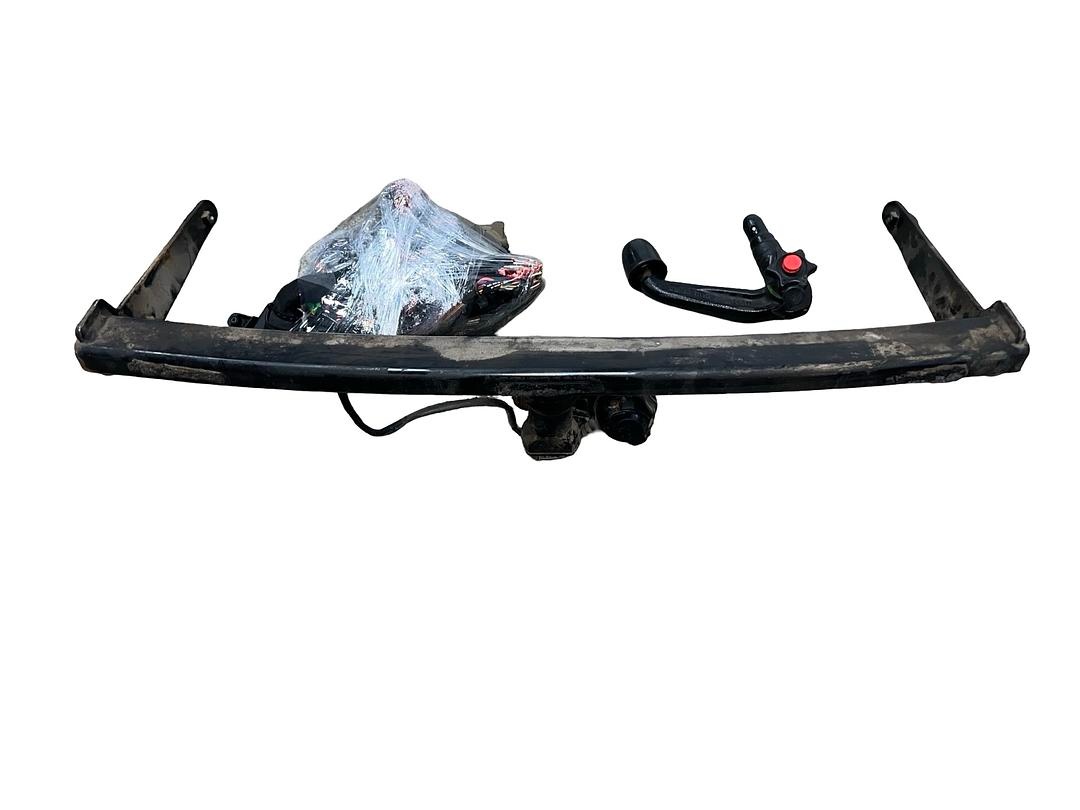 Tažné zařízení 3C0803881D VW Passat B6 r.v. 2008