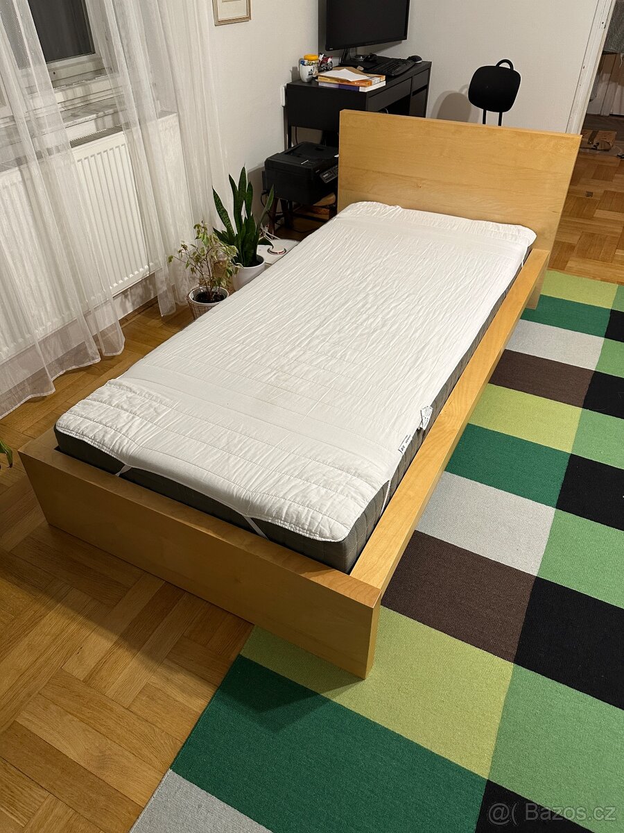 Ikea Malm postel 90x200 cm vcetne poloh. rostu a matrace