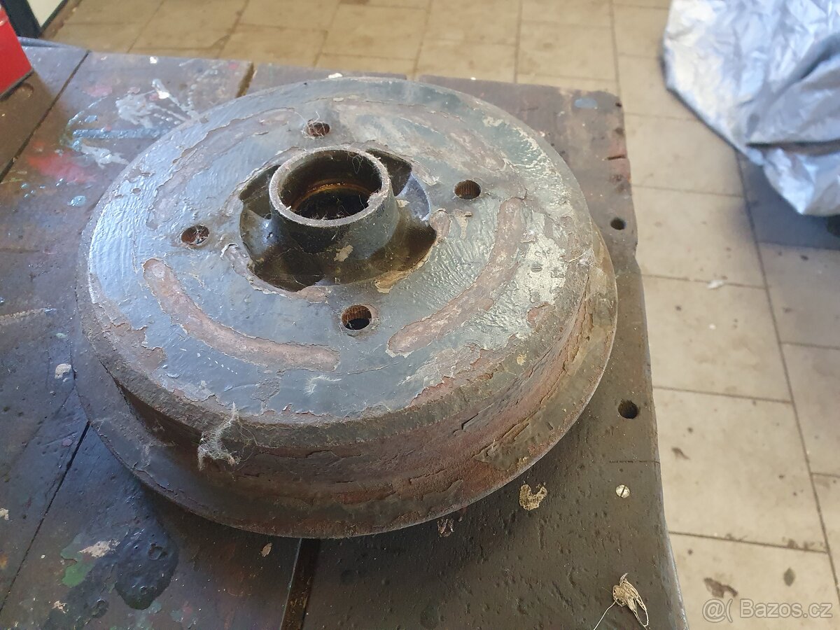 Skoda 1000 brzdovy buben