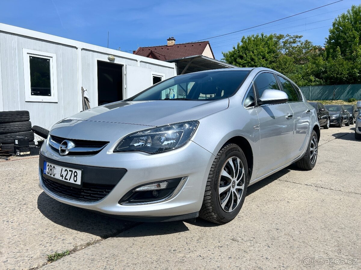 Opel Astra J TURBO, najeto 122.612 km, 1. majitel
