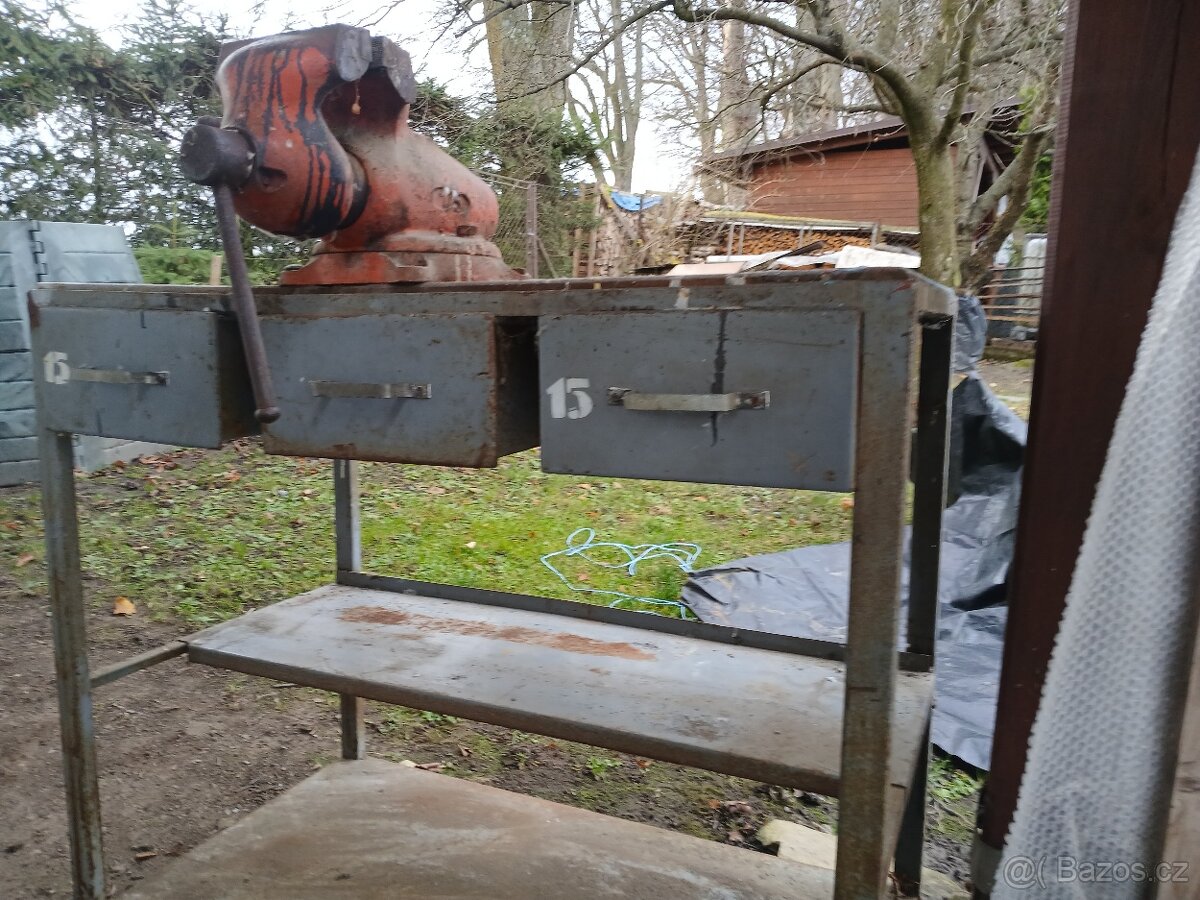 Malý ponk se svěrákem