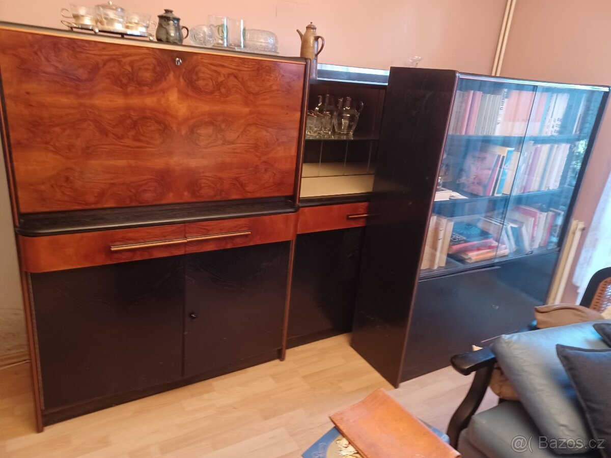 Knihovna ,galerie,šatník