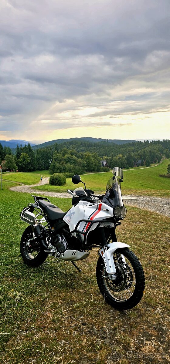 Ducati DesertX, krásný stav a super výbava