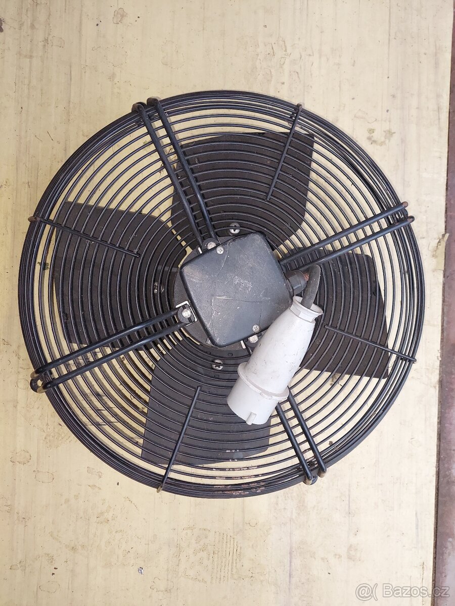 Průmyslový ventilátor do budovy