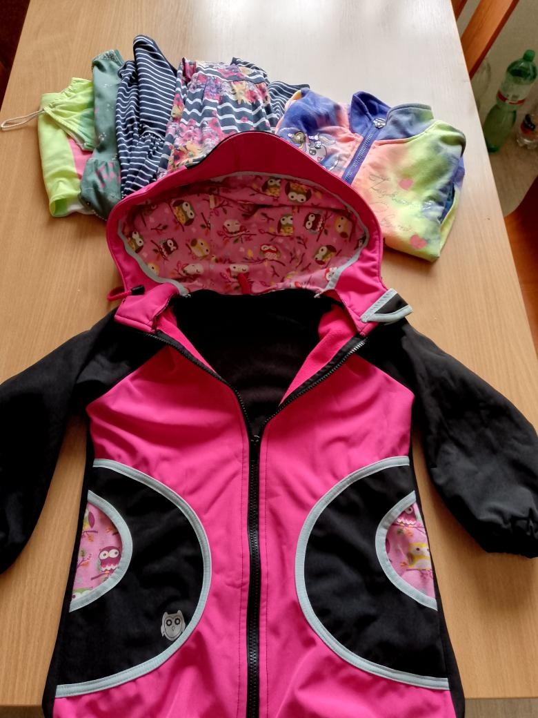 Balík oblečení holka 122