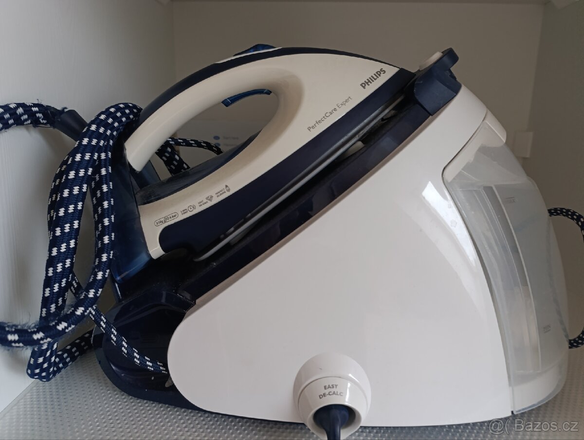 Žehlička parní generátor Philips PerfectCare Expert