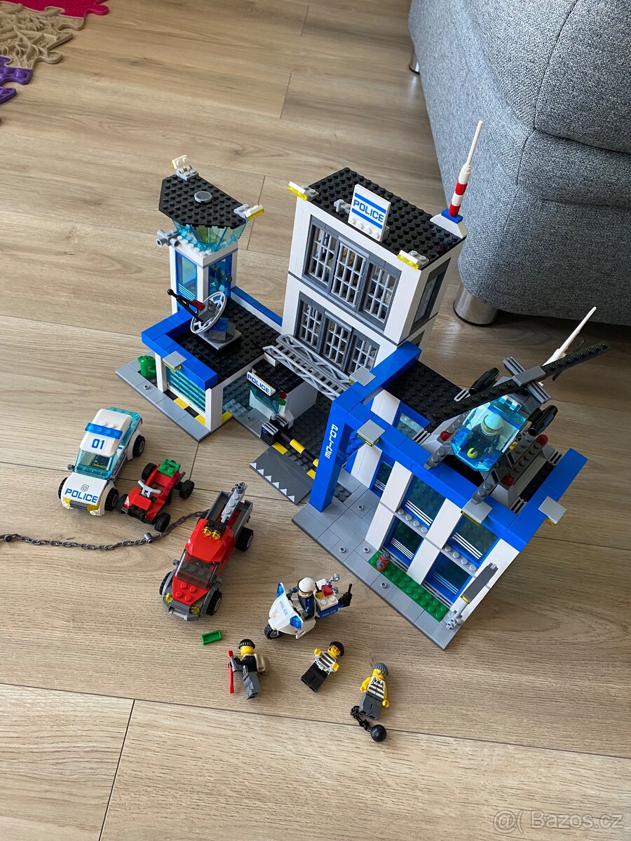 Lego city 60047 policejní stanice