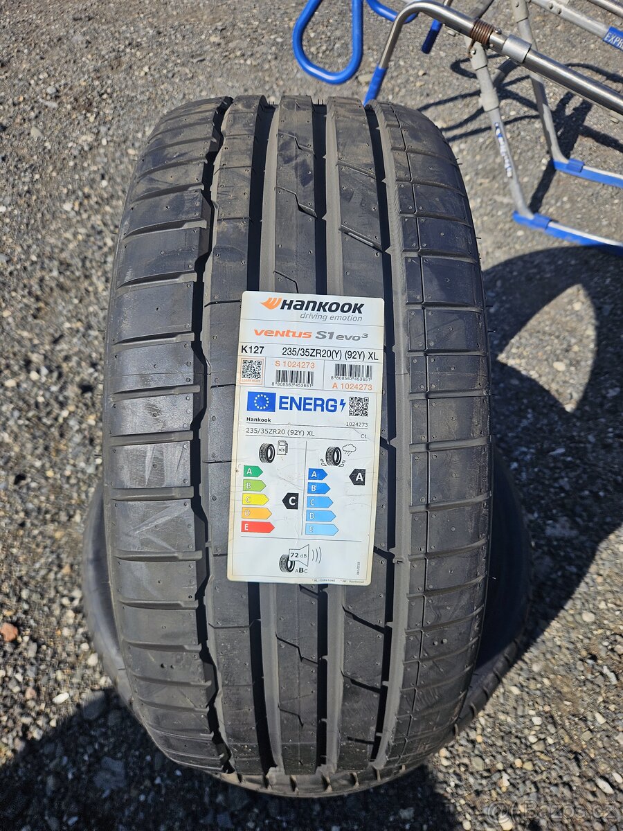 Letní pneu 235/35R20 HANKOOK