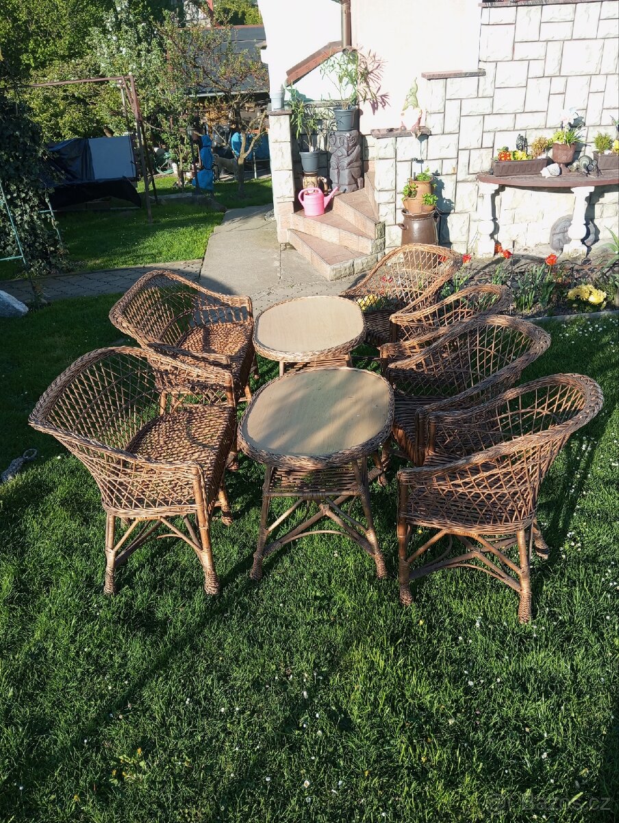 Ratanový nábytek