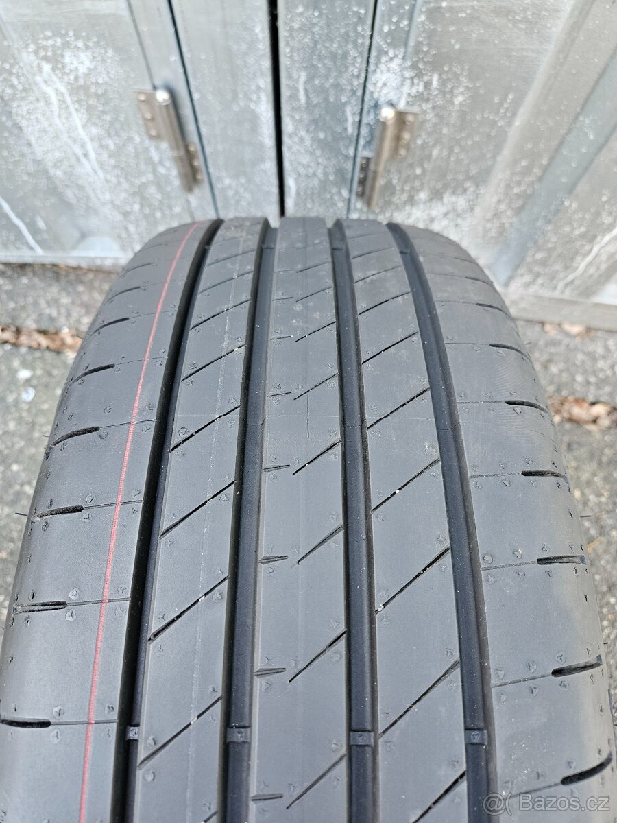 Nové letní pneu GoodYear 235/45 R18