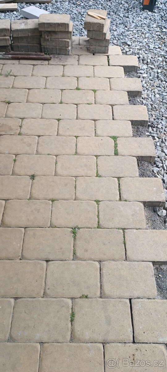Zámková dlažba