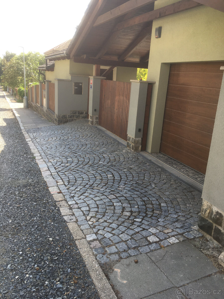 žulové kostky + obrubníky (14m2 + 16m)