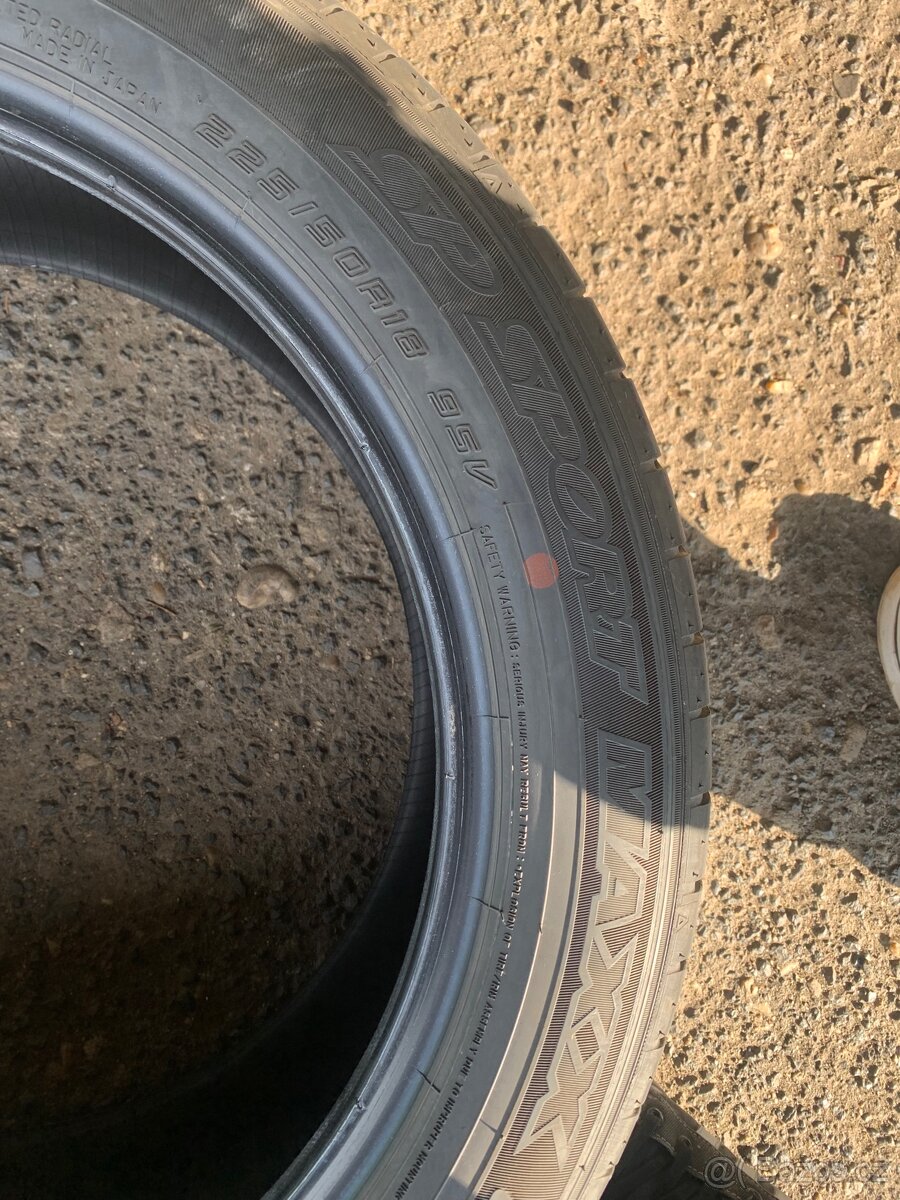 Dunlop 225/50 R18 letni