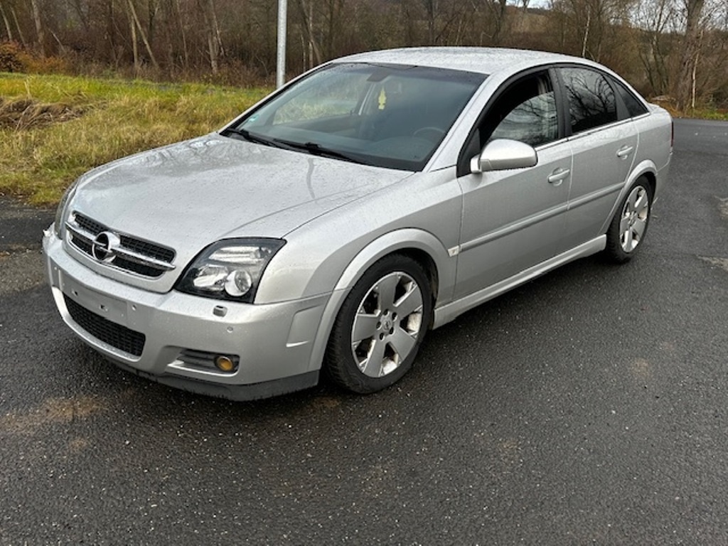 Opel Vectra 2.2GTS automat, r.2003, STK, klima