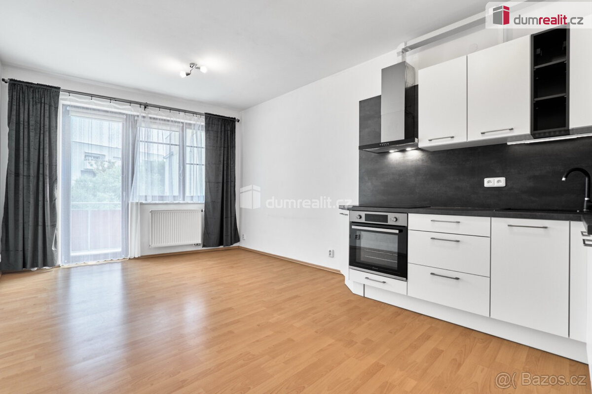 Prodej bytu 2+kk s balkonem Praha Vladycká