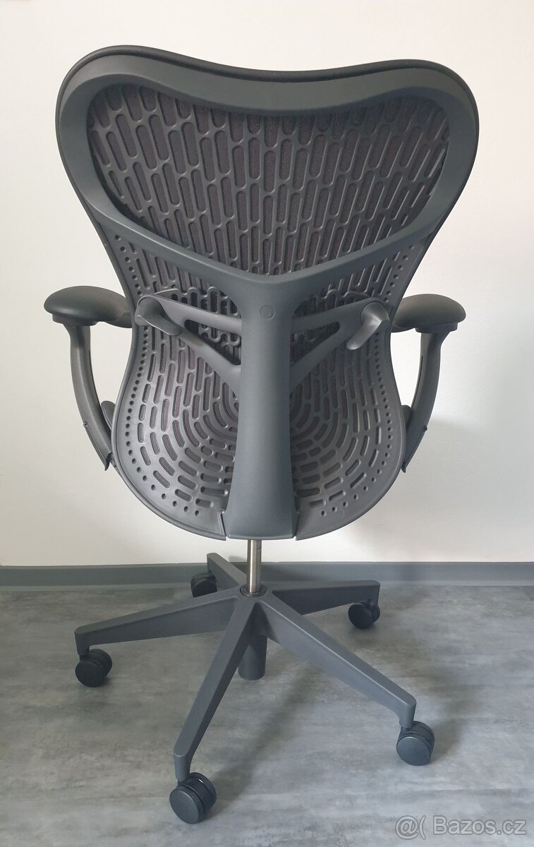 Kancelářské křeslo Herman Miller Mirra butterfly
