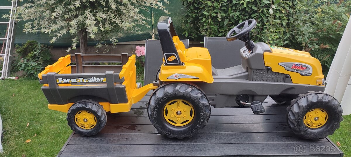 Dětský šlapací traktor