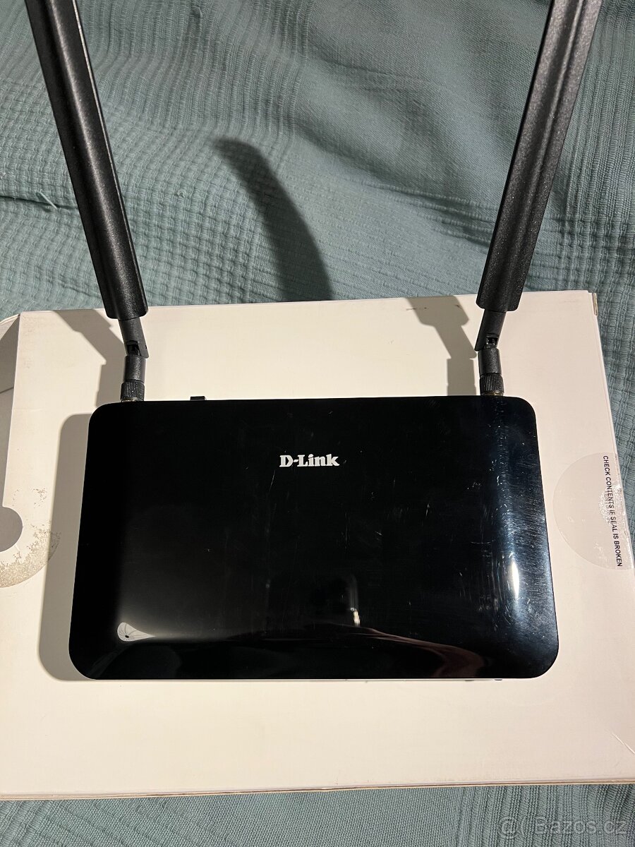 D-Link DWR-921 3G/4G WiFi router. Modem