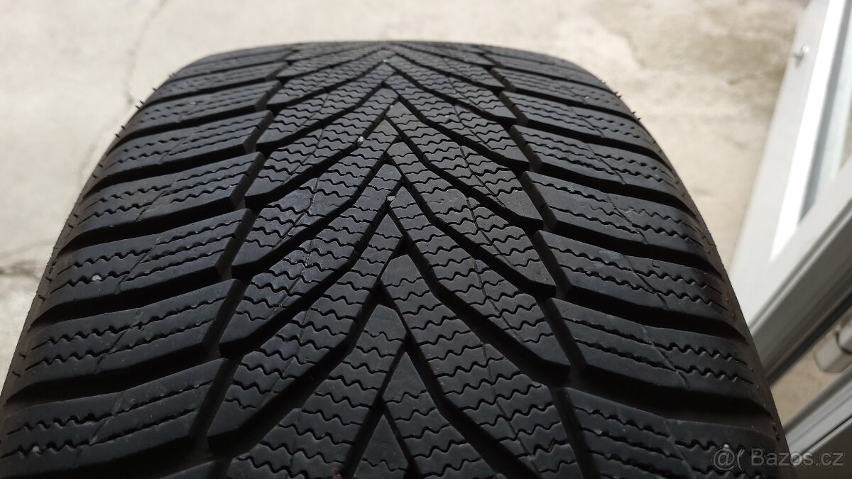 90% letní pneu Nexen 235/45/18 XL, sada