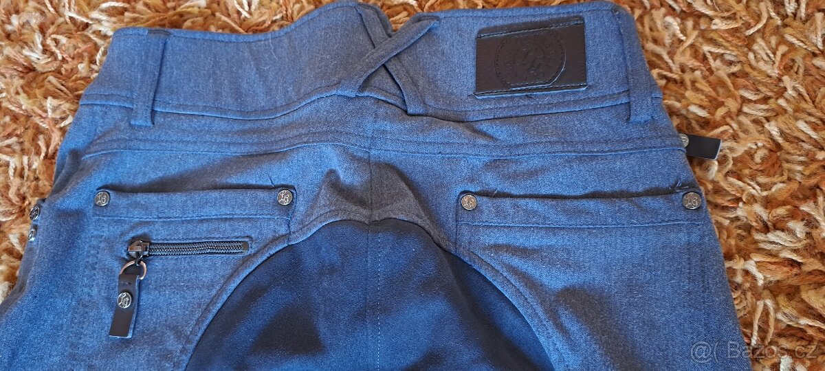 Rajtky Equiline 36 a HKM veci S