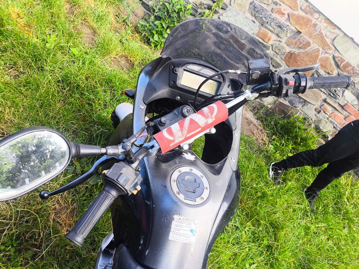 suzuki xf 650 freewind